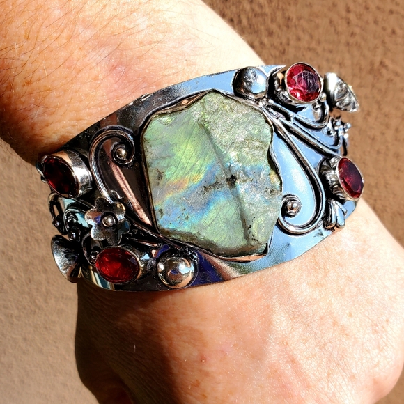 New Unique Rough Labradorite and Garnet Adjustable Cuff 925 Silver Bracelet. - Picture 6 of 16